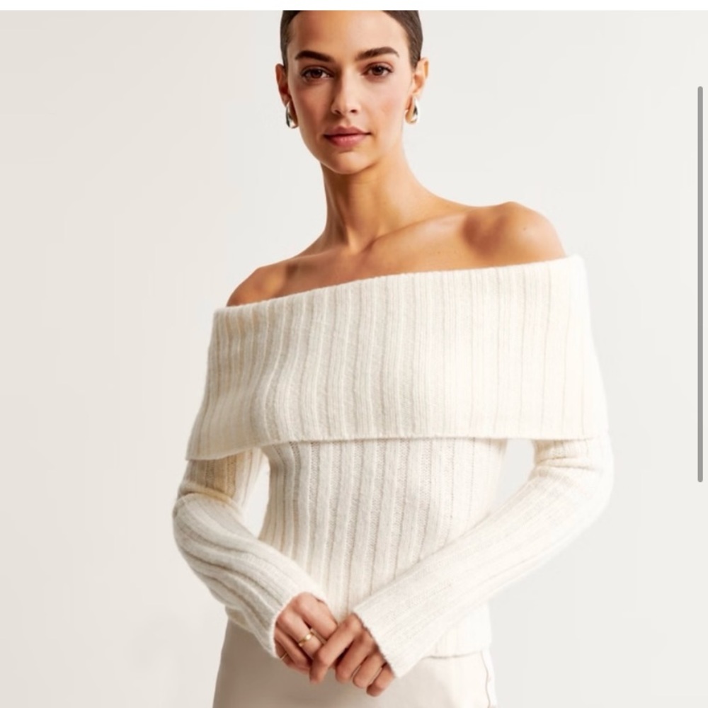 Abercrombie Off the Shoulder Sweater in Cream